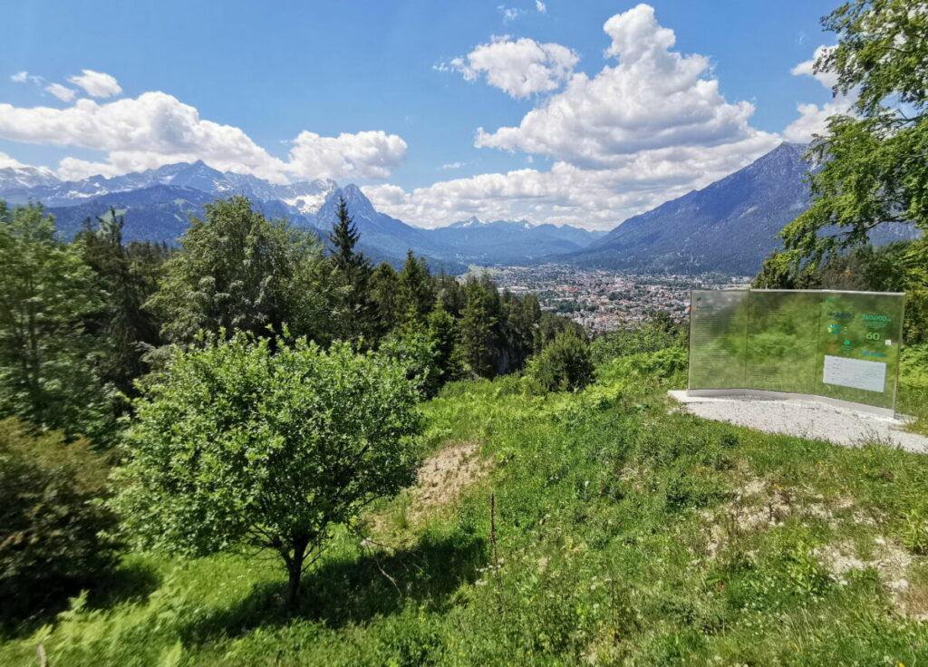 Ausblick von der Tannenhütte auf die Zugspitze und Garmisch Partenkirchen