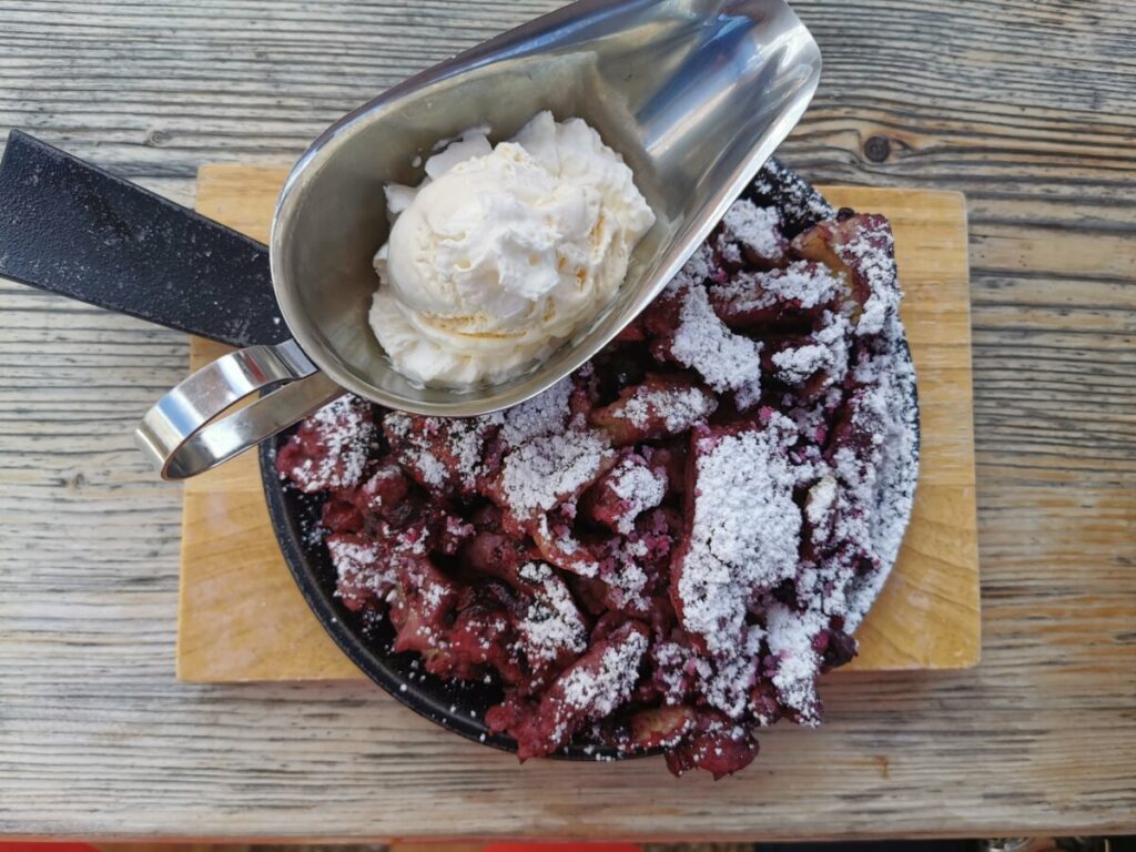 Der Tannenhütte Kaiserschmarrn mit Blaubeeren