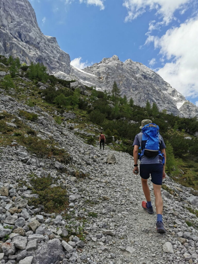 Aufstieg durch das Geröllfeld zur Torscharte