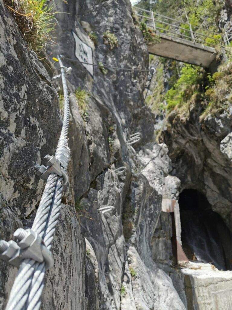 Der Einstieg in den Vomper Loch Klettersteig