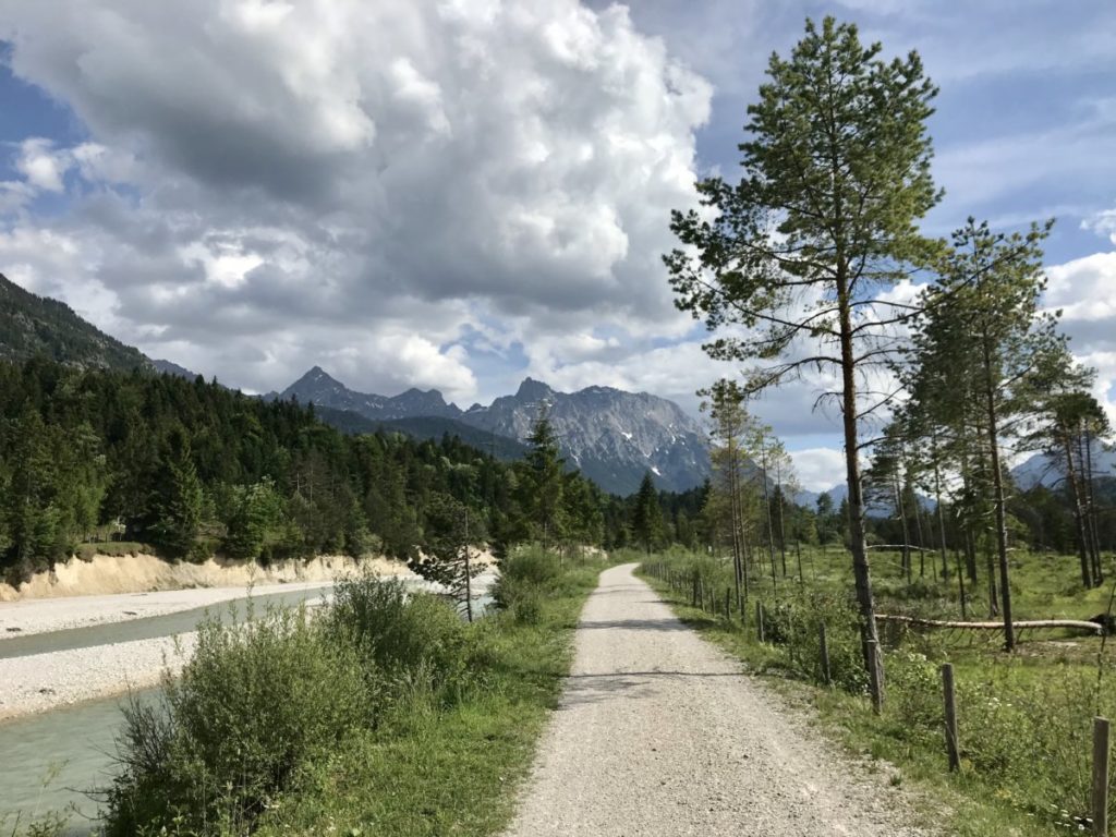 Wallgau wandern - entlang der Isar: Entweder Richtung Krün oder Richtung Vorderriß