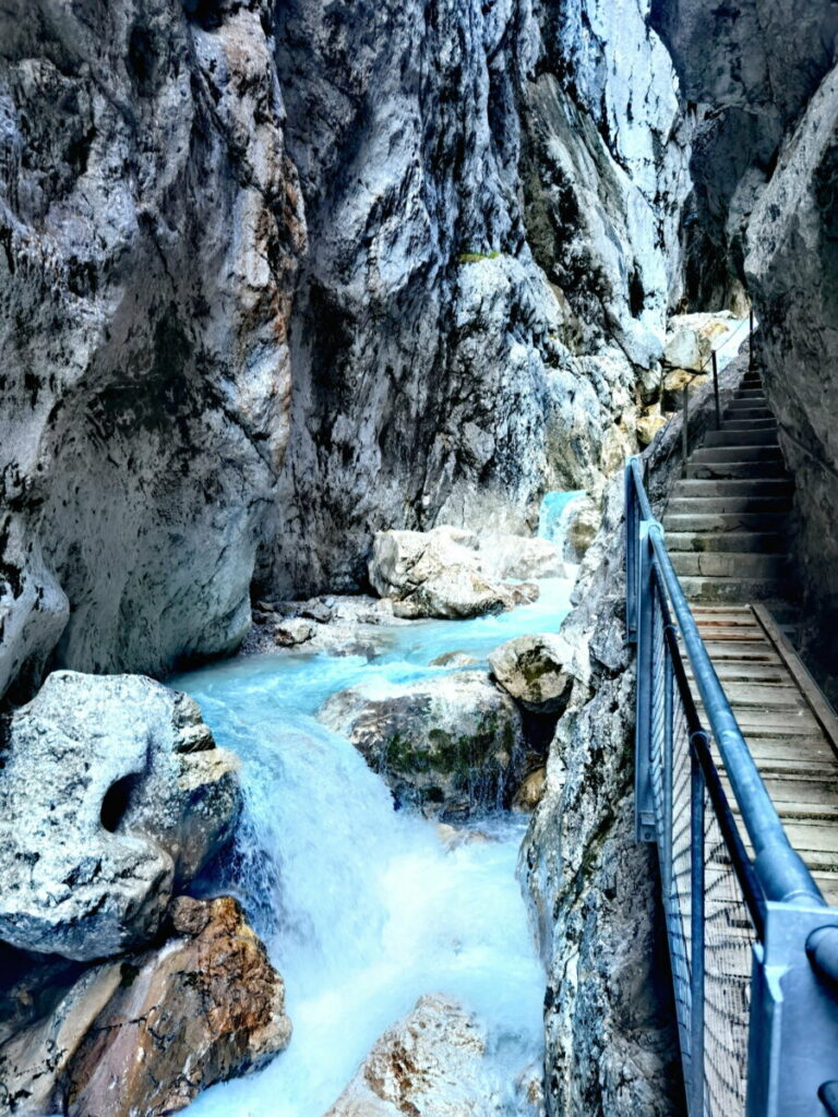 Durch die wilde Höllentalklamm im Wettersteingebirge wandern