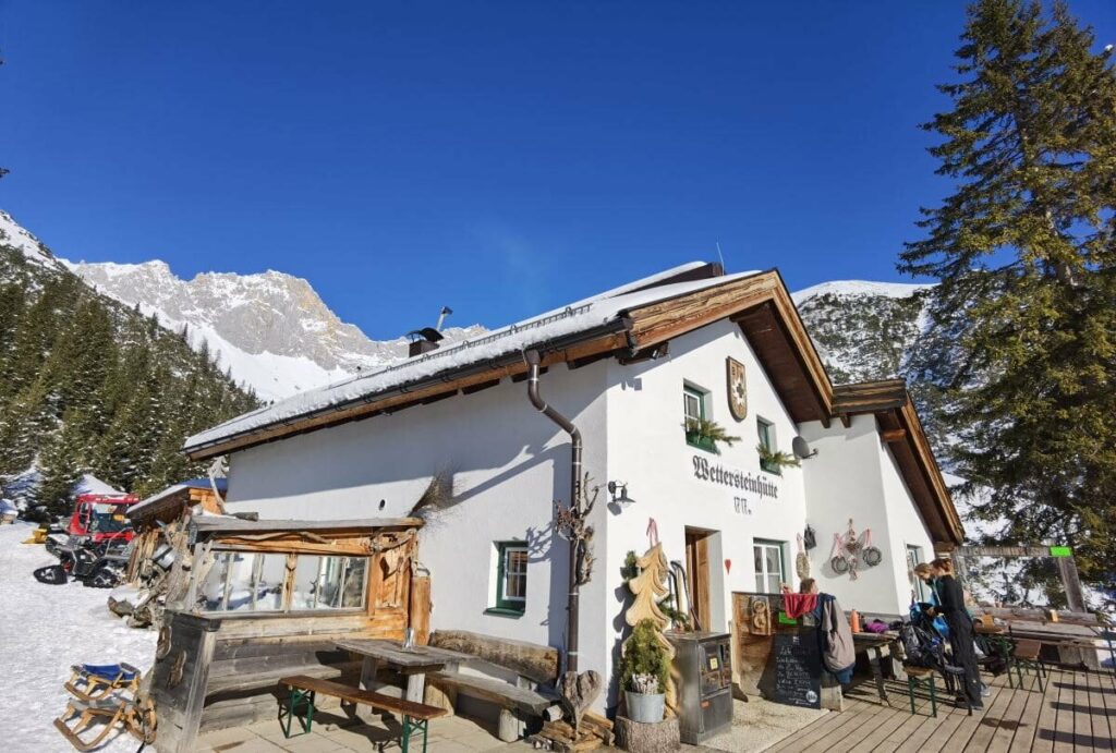 Ausflug von der Biolodge Alpenduft zur sonnigen Wettersteinhütte in der Leutasch