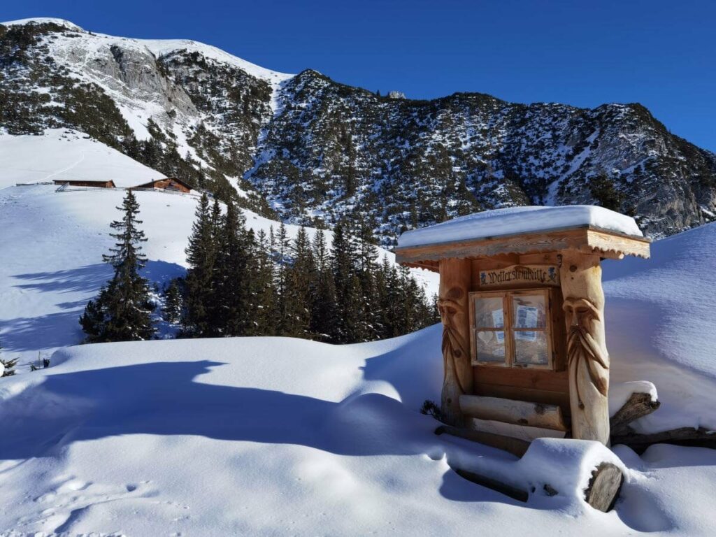 Ankunft bei der Wettersteinhütte - Ziel einer fantastischen Winterwanderung in Leutasch