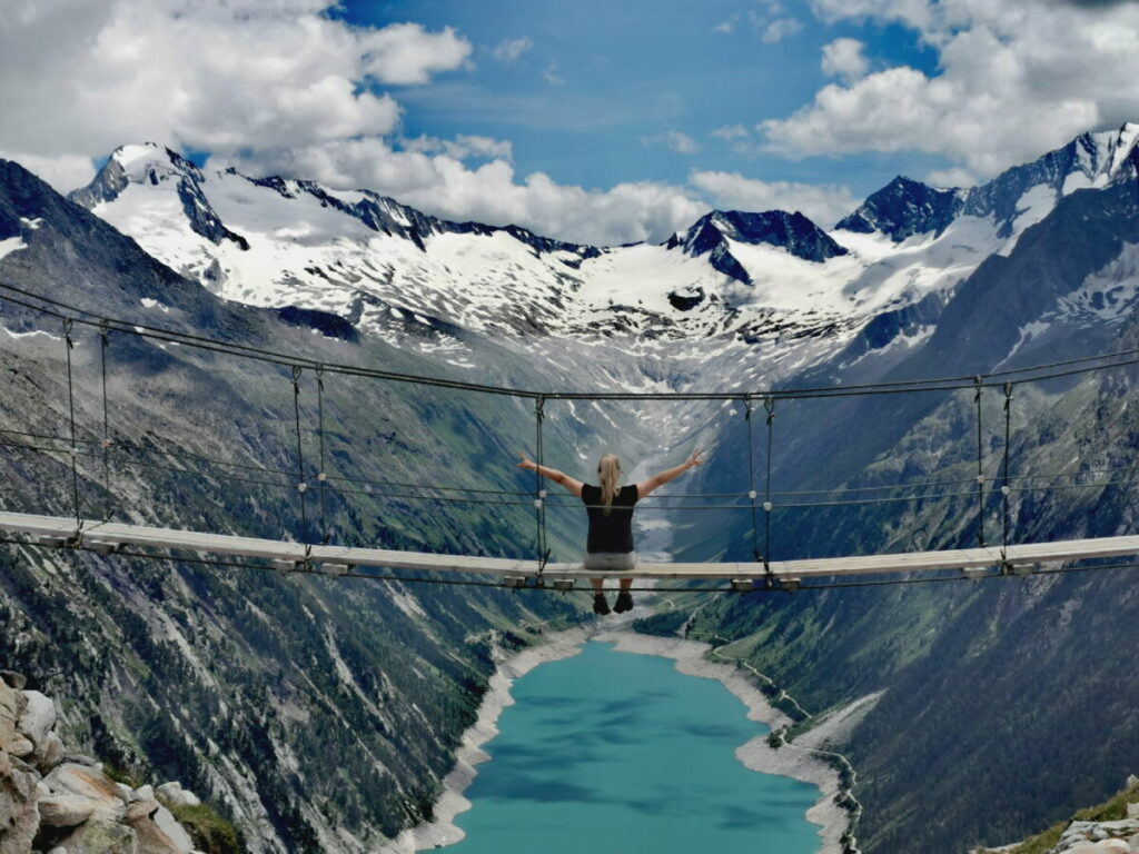 Die bekannten Zillertal Hängebrücke - für dieses Foto kommen tausende Besucher jedes Jahr