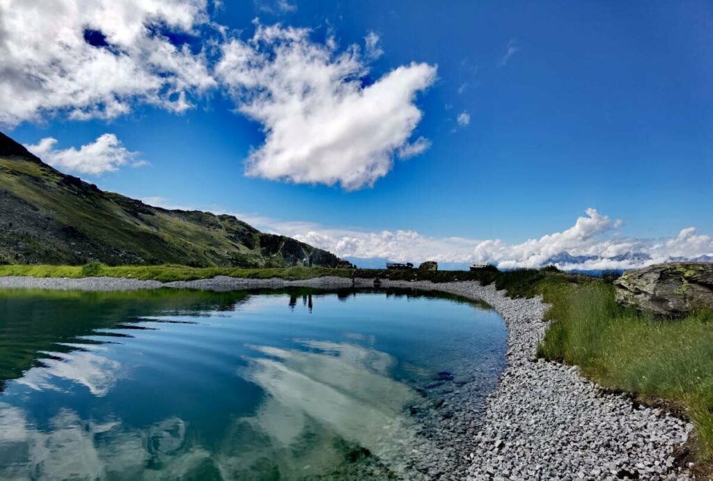 Sommer am Zirbensee in den Tuxer Alpen