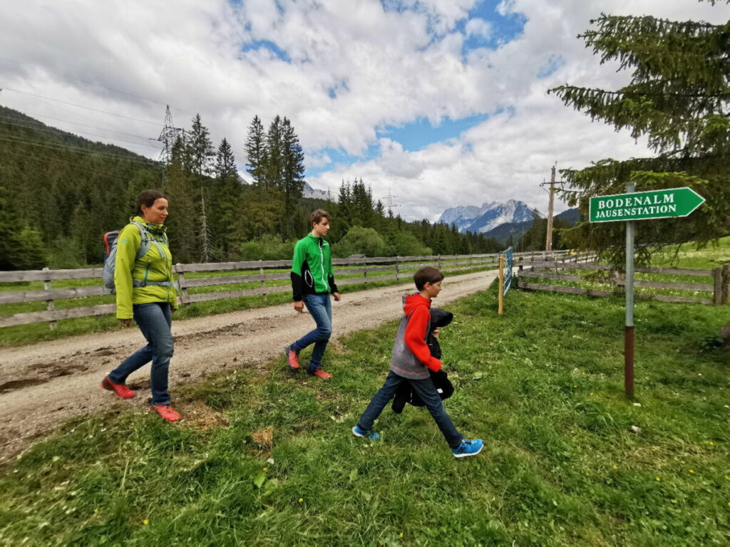 Zur Bodenalm Seefeld wandern - wir sind da!